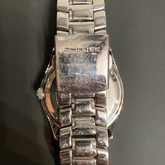 GUESS - WATERPRO G10561L 100M 37mm Multifunction Quartz Watch - Used - Picture 5 of 7